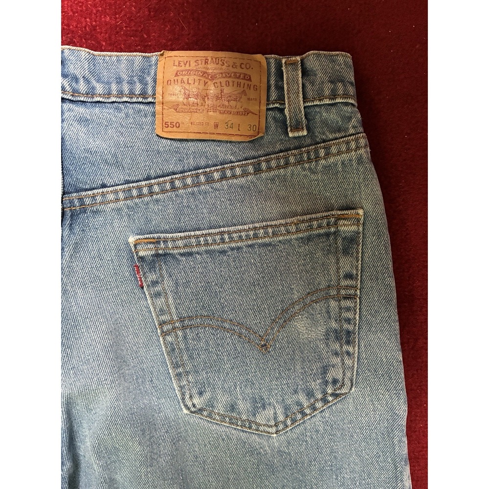 Levi's Men's Light Wash Blue Denim Jeans Relaxed Tapered Fit Mid Rise Cotton - Picture 4 of 4